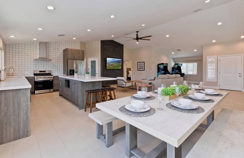 Thousand Palms House | 360° Mountain Views | 3 Acres Massive Resort Pool | Event Space