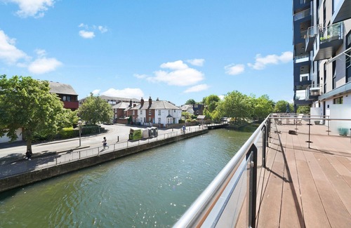 Reading City Centre Apartment | 360 RG1 Kennet Hse 07 -Kennet House 2 Bed and 2 Bath Apt. 7