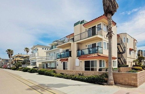 Mission Beach Condo | 3631-2 Ocean Front Walk