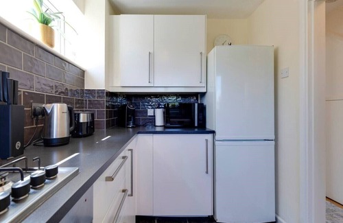 Cambridge House | 37 Ashvale, Cambridge · Stylish and modern home with Own Free Parking | Pass the Keys