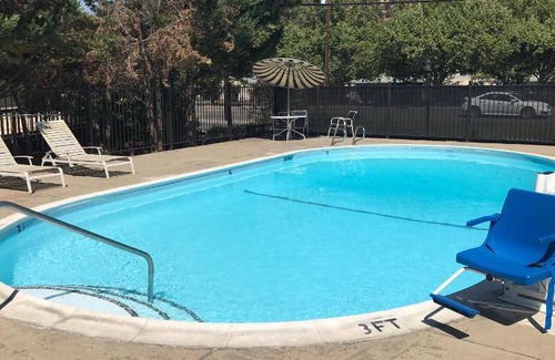 Yreka Hotel | 37 m² Motel ∙ 8 guests