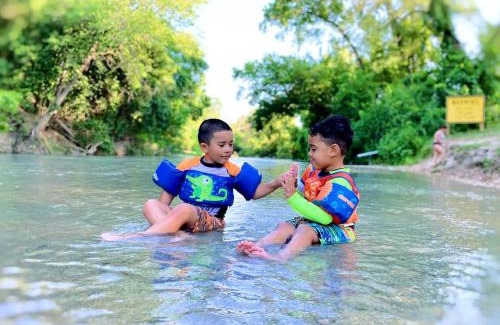 Prairie Lea Other | 37 Son's Marvelous Nature Escape in Kingsbury, TX