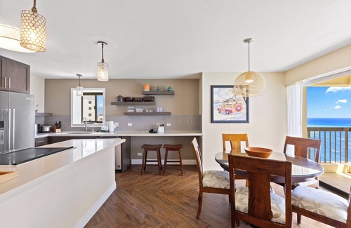Waikiki Condo | 37th Fl Penthouse | King Bed | AC | Ocean View