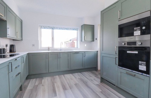 Lytham St. Anne's Cottage | 38 CLIVE AVENUE, family friendly, with a garden in Lytham St. Annes