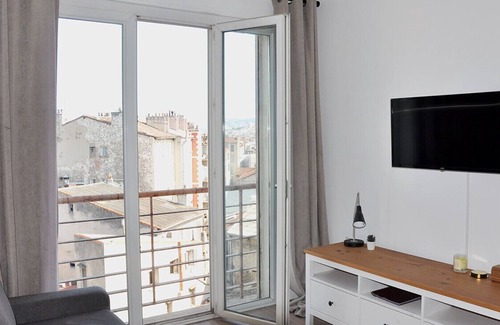 Les Grands Carmes Apartment | 38 m² with a beautiful view