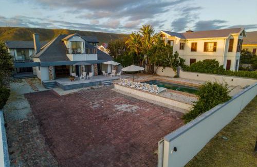 Westcliff House | 38 on Westcliff
