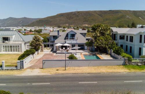 Westcliff House | 38 on Westcliff