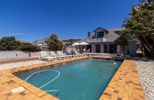 Westcliff House | 38 on Westcliff