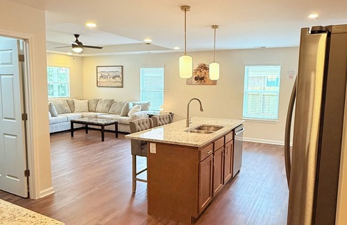 Jeffersonville - Clarksville House | 3803 Hamburg pike, New Home 2025, perfect for a family ,With hot tub,