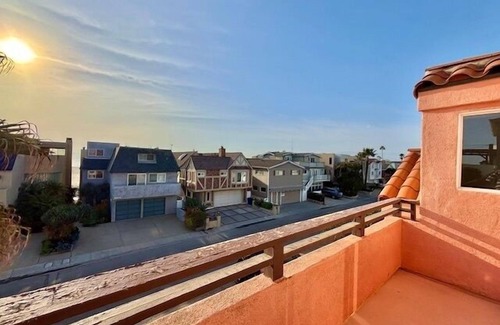 Hollywood House | 3812O- Coral Reef Promise