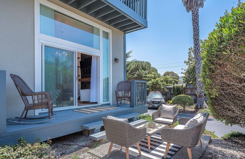 Downtown Monterey Condo | 3854 La Playa - Oceanfront Condo Near Wharf, Pool