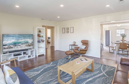 Seaside House | 3872 Seaside Getaway - Pet Friendly, Updated Home Near Small Park