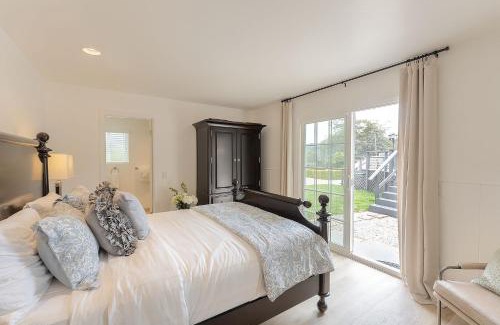 Del Rey Oaks House | 3896 Gather and Rest home