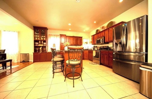 Roxborough House | 389D) Relaxing 1 BR Home!