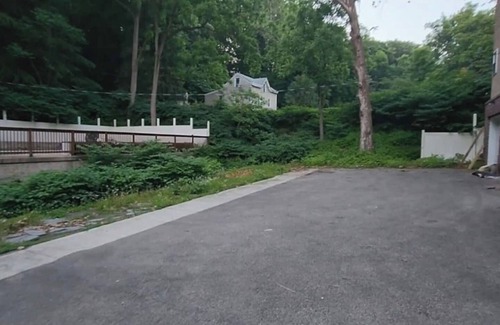 Roxborough House | 389D) Relaxing 1 BR Home!