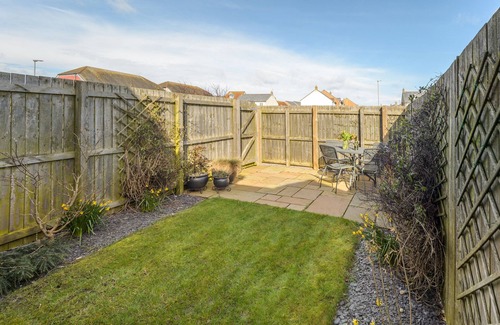 Beadnell Cottage | 39 LONGBEACH DRIVE, family friendly, with a garden in Beadnell