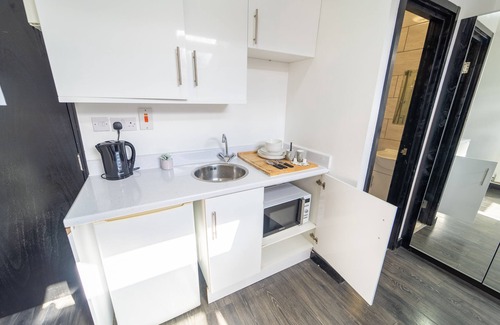 Selly Oak House | 39 North Road Studios Near QE and UOB