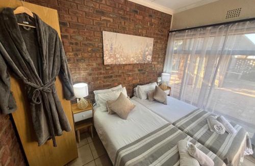 Tsantsabane Bed & Breakfast | 39 Shone GH