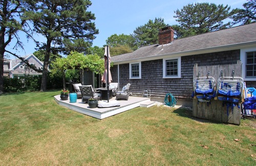 East Sandwich Cottage | 39 Wing Blvd W - Private beach access!