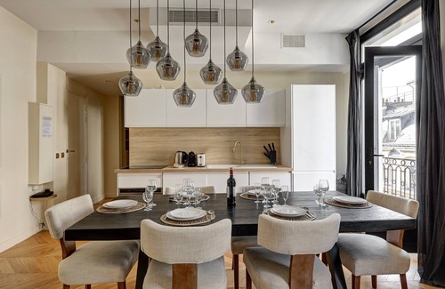 8th Arrondissement Apartment | 398 Suite Triomphe - Charming apartment in Paris