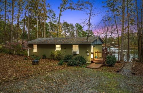 Mayhew Cottage | 3B Beautiful Lake Norman Oasis
