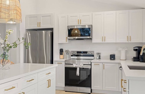 Bremerton House | 3B2B Upper Unit w/Oceanfront & Rainier Views
