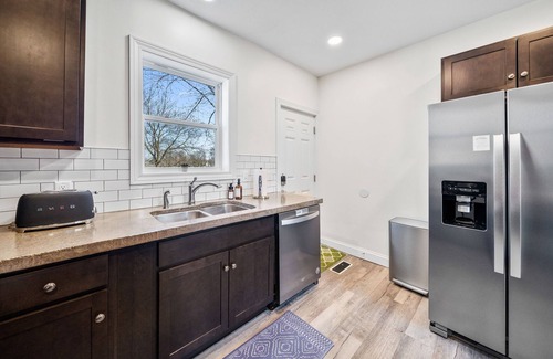 Elkhart House | 3BD/2.5BA Home|5m DT Elkhart|30m Notre Dame