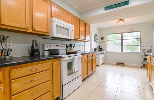 Sarasota House | 3bd 3b Siesta Key with New Heated Pool and a Game Room 2.5 Miles to the Beach!