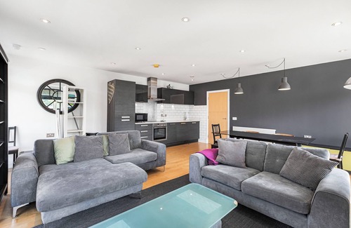 De Beauvoir Apartment | 3BD Canalside Flat in De Beauvoir Town