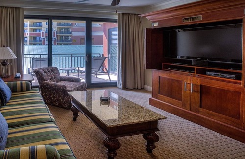 Destin Hotel | 3BD Deluxe/Destin - Pool View, Beach Access, and Shopping