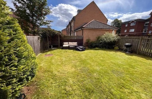 Newcastle-upon-Tyne House | 3BD Family Stay with a Garden Longbenton Newcastle
