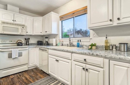 Colorado Springs House | 3BD Family Vacation Home Near Hiking & Downtown