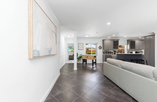Deerfield Beach House | 3BD Heated Pool + Tiki Hut Near Beach & Pier