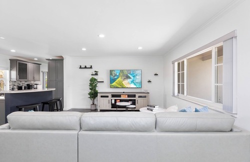 Deerfield Beach House | 3BD Heated Pool + Tiki Hut Near Beach & Pier