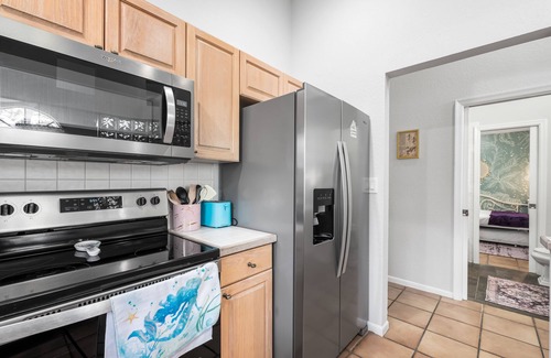 Croissant Park House | 3bd: Pool and 15 Mins to Beach & Airport Retreat