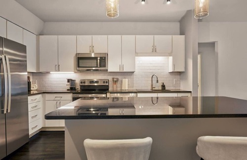 Clayton Apartment | 3BD Sanctuary Stone`s Throw from DT Clayton