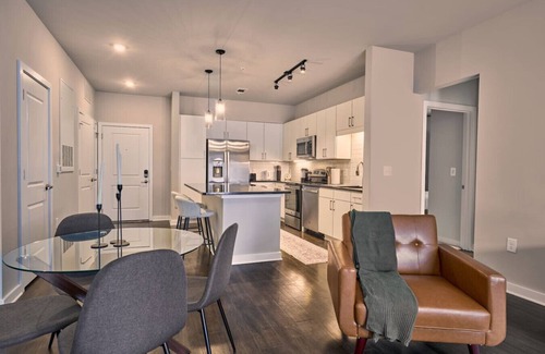 Clayton Apartment | 3BD Sanctuary Stone`s Throw from DT Clayton