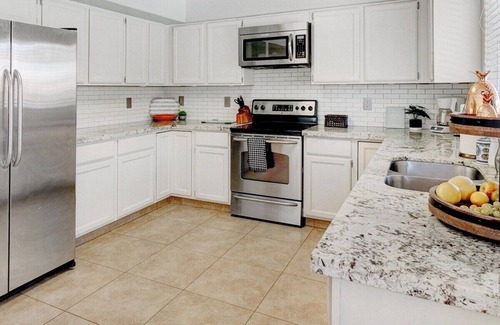 Peoria House | 3BD|Sports Complex close | Families|Pool|Spacious