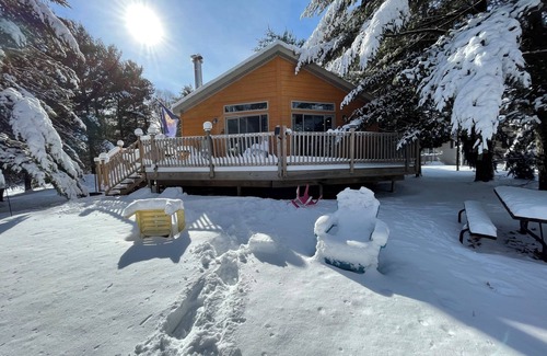 Wauksaukee House | 3BD vacation paradise on serene 55 acre lake