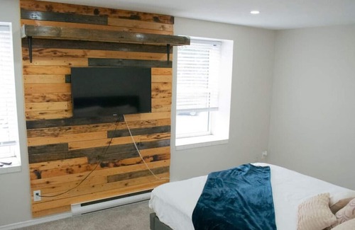 Waterloo House | 3BD+Wifi+Pet+Workspace+Patio
