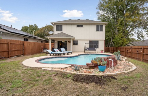 Round Rock House | 3BD2.5B *Amazing Pool*Fully Furnished*IH35 Access