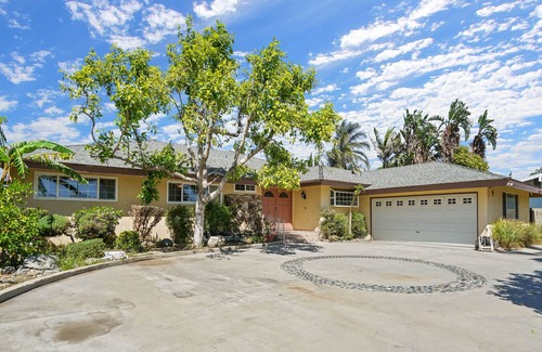 North Hills West House | 3BD2BA ☆NORTHRDGE Large Comfy Home Close to 405 FWY☆