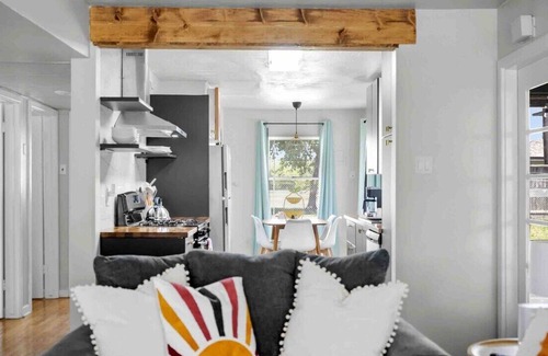 Bay Area House | 3BDR+Central+PetsOK+Yard+BBQ+LamarPark