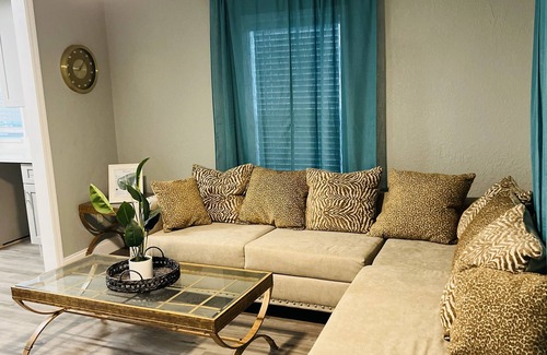 Orlando House | 3bdrm fruit tree home near downtown Orlando