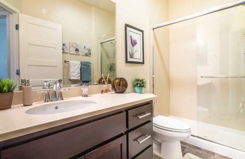 Dublin House | 3bed/bath luxury Town Home with garage & pool