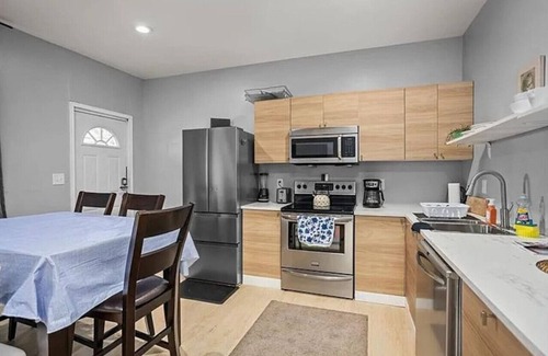 Pittsburgh Apartment | 3Bed Perfect Retreat