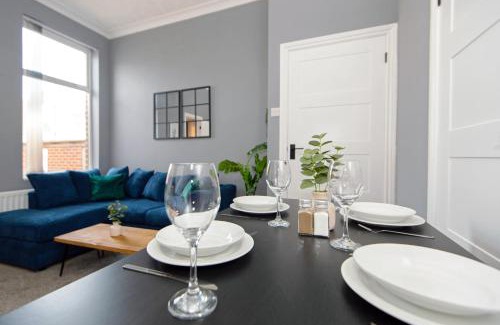 Sunderland Apartment | 3Bed Sleeps 6 - Nr Hospital Parking & WiFi