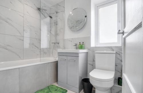 Hainault House | 3bedEscape-Work&Relax-Free Parking-Travel links