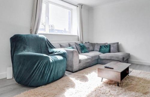 Hainault House | 3bedEscape-Work&Relax-Free Parking-Travel links