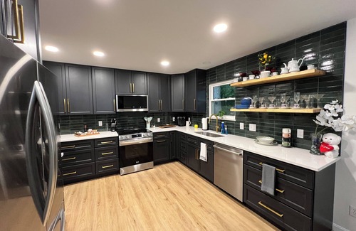 Sharonville House | 3bedr/3bath fully remodeled house by Summit park with furnished basement + deck